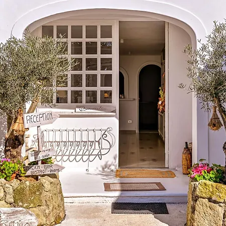 Ravino Secret Retreat Aparthotel 2*